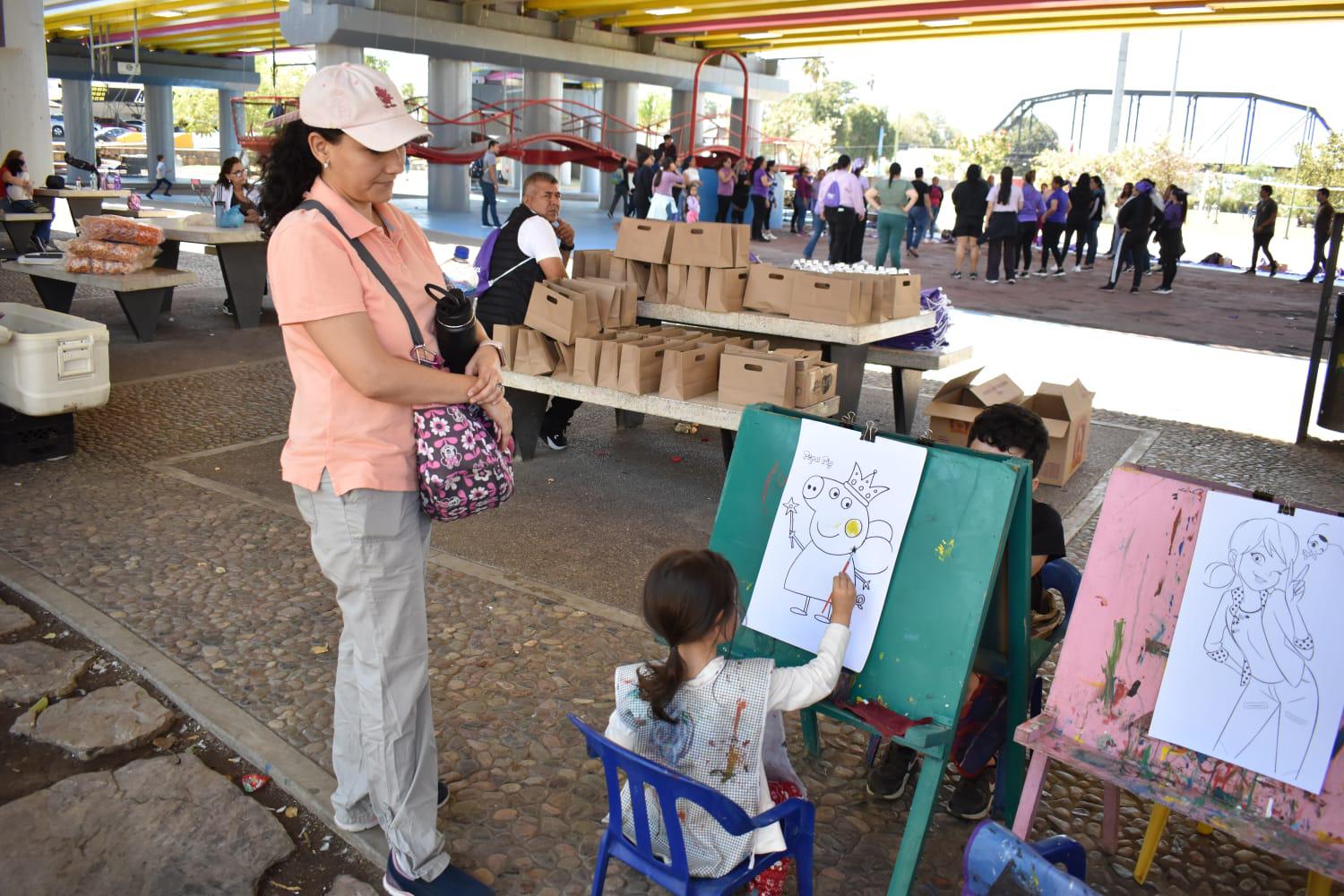 $!Pasan culichis en los parques un Día de la Familia agradable