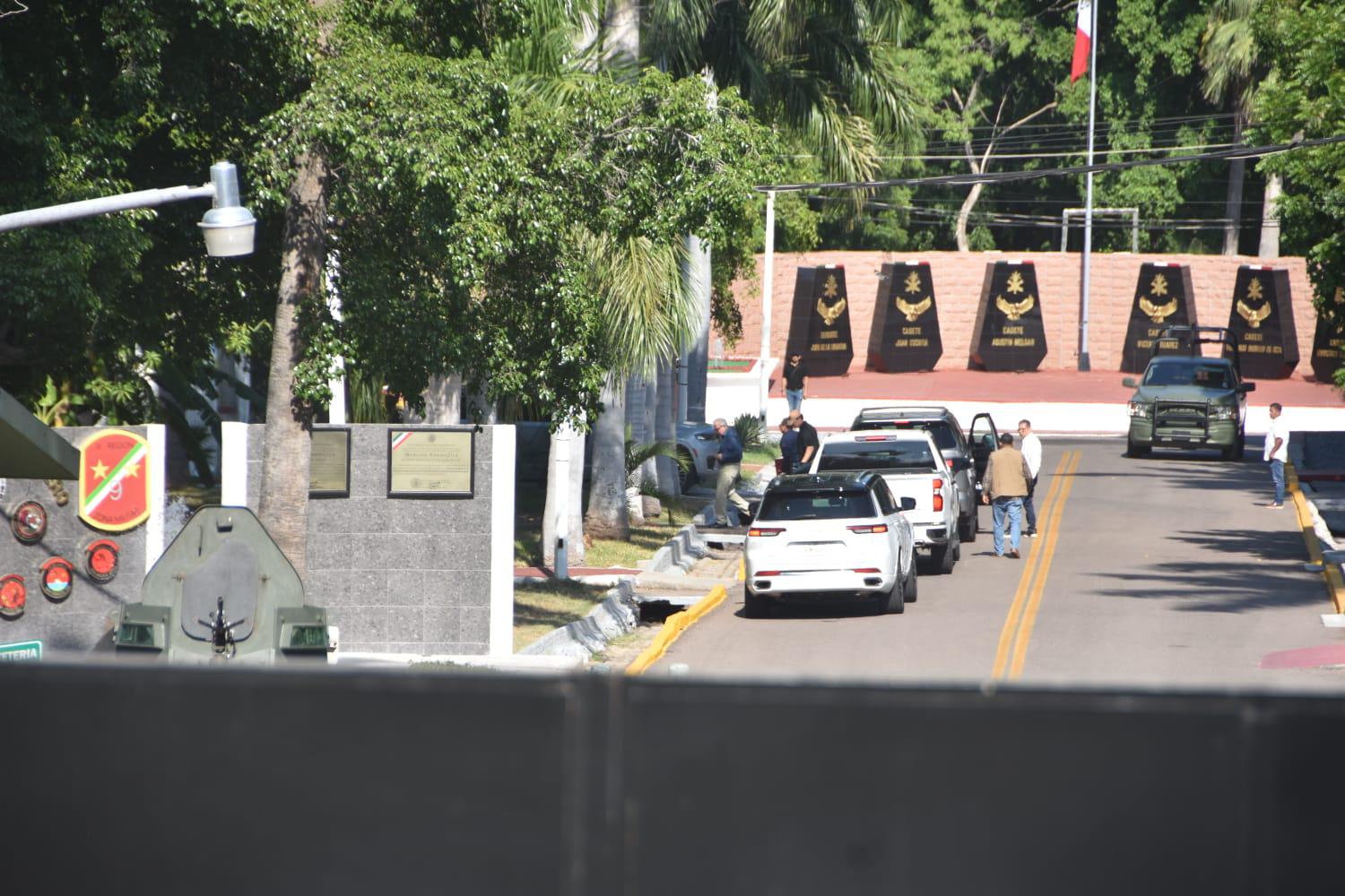 $!Arriban a Culiacán Omar García Harfuch y General Trevilla para encabezar reunión de seguridad