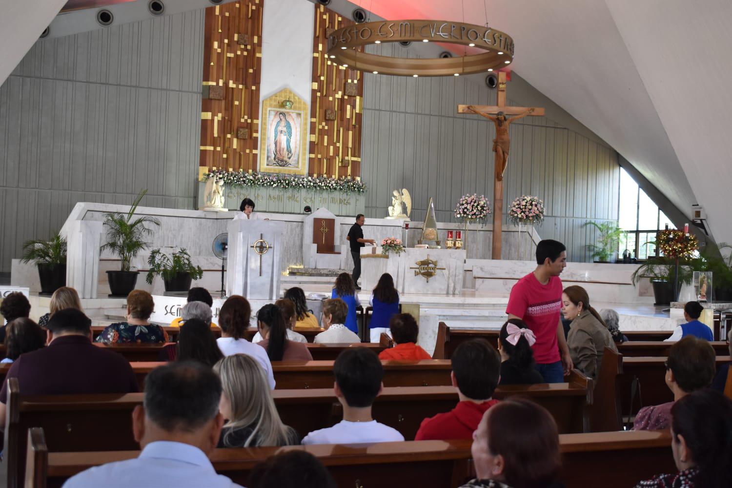 $!Ofrezcamos nuestro corazón a la Santísima Virgen de Guadalupe: Padre Joel