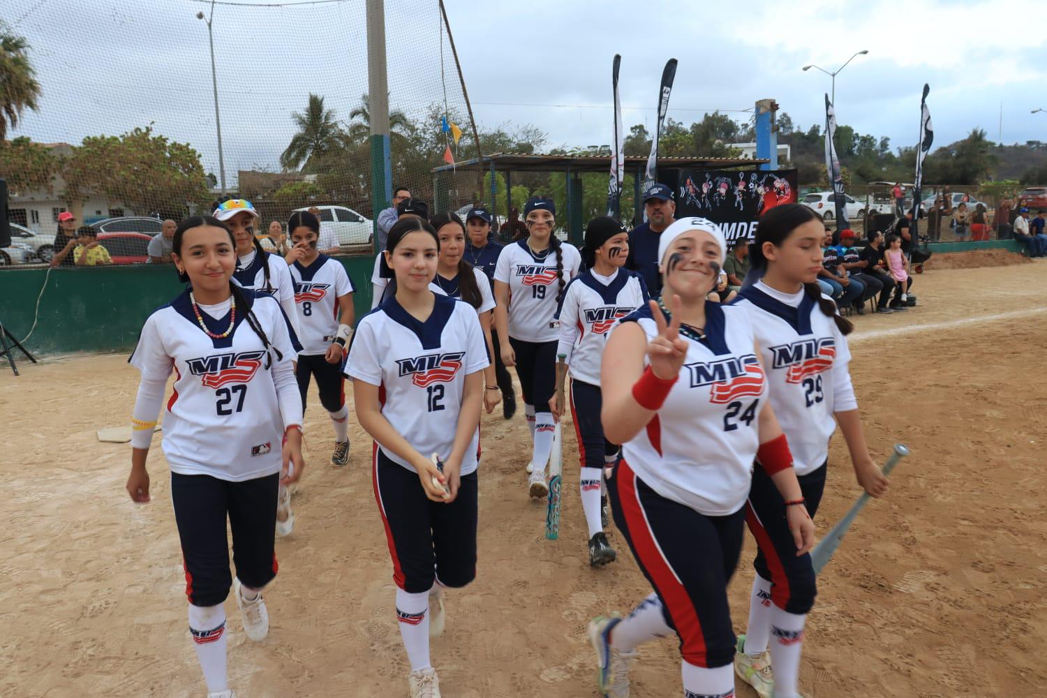 $!¡Es turno para las nuevas estrellas del softbol femenil en Sinaloa!