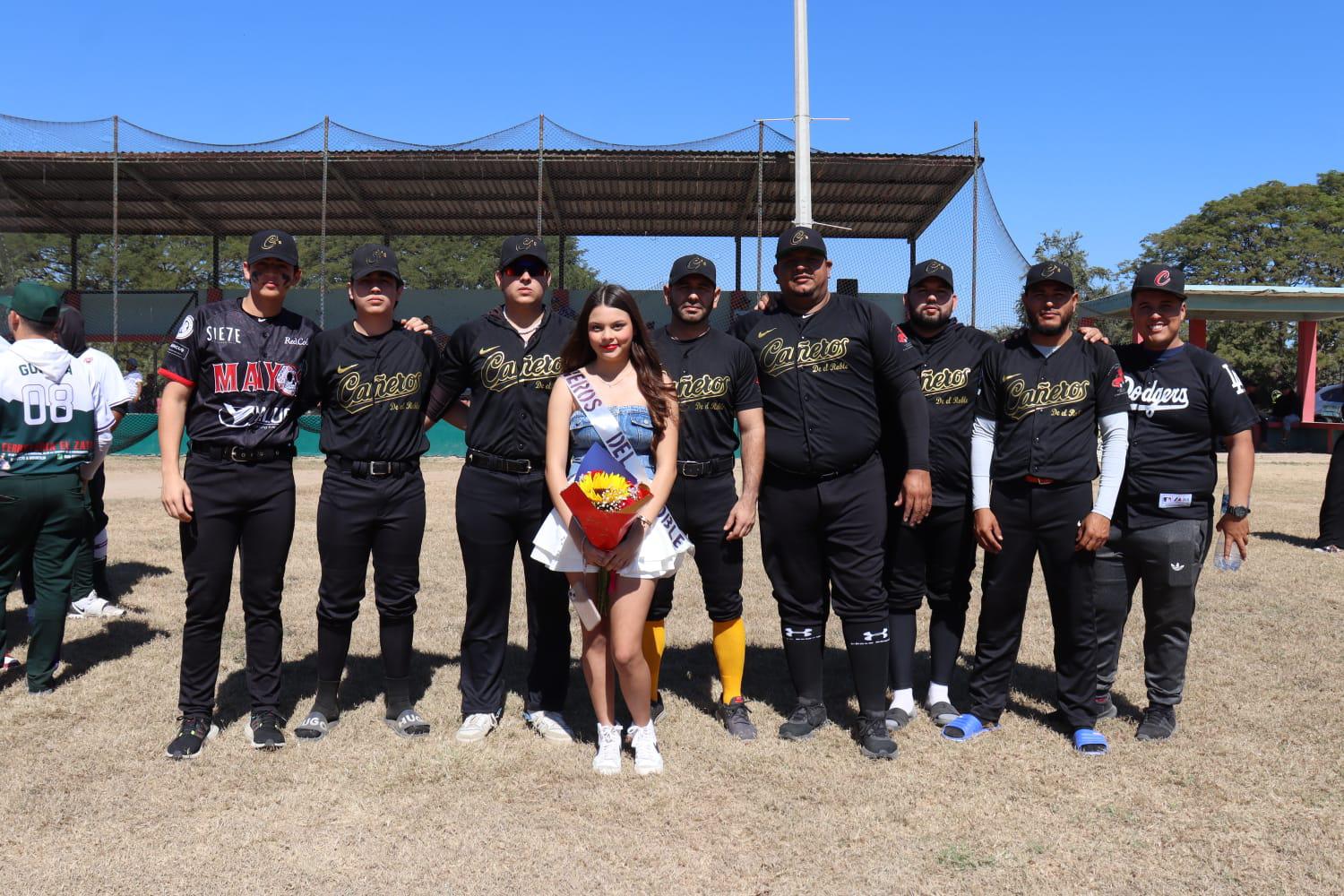 $!Cantan el playball en la Campesina Río Presidio, en honor al ‘Pillo’