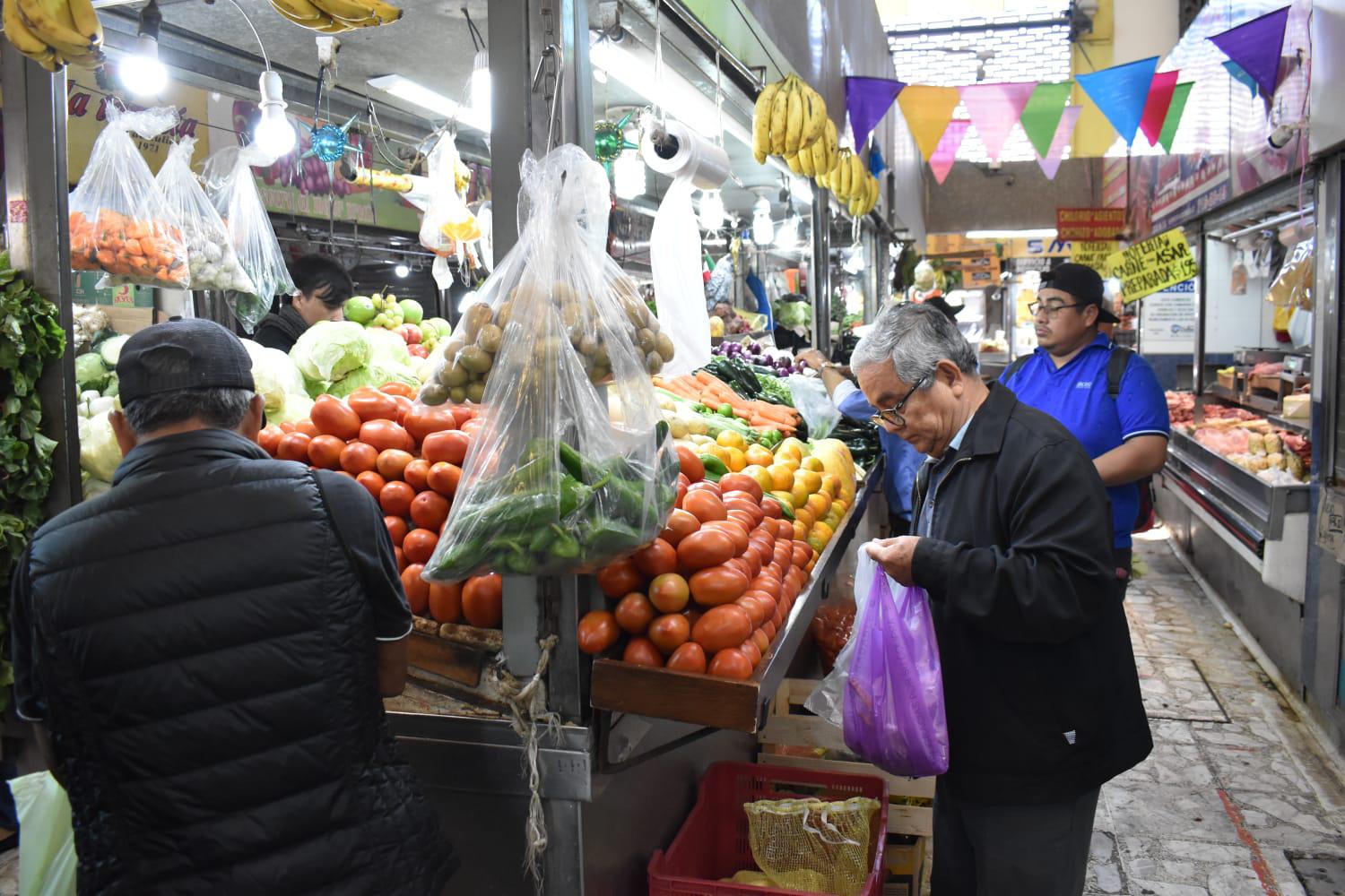 $!Precios de la canasta básica se mantienen en el Mercado Garmendia de Culiacán