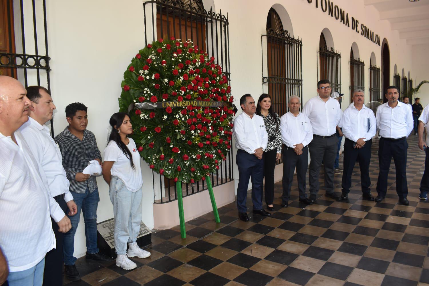 $!Marchan estudiantes de la UAS en defensa de la autonomía universitaria en Culiacán