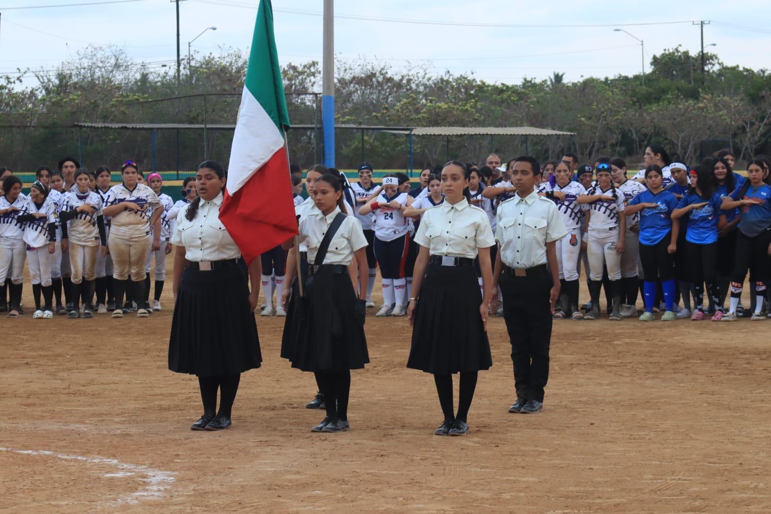 $!¡Es turno para las nuevas estrellas del softbol femenil en Sinaloa!