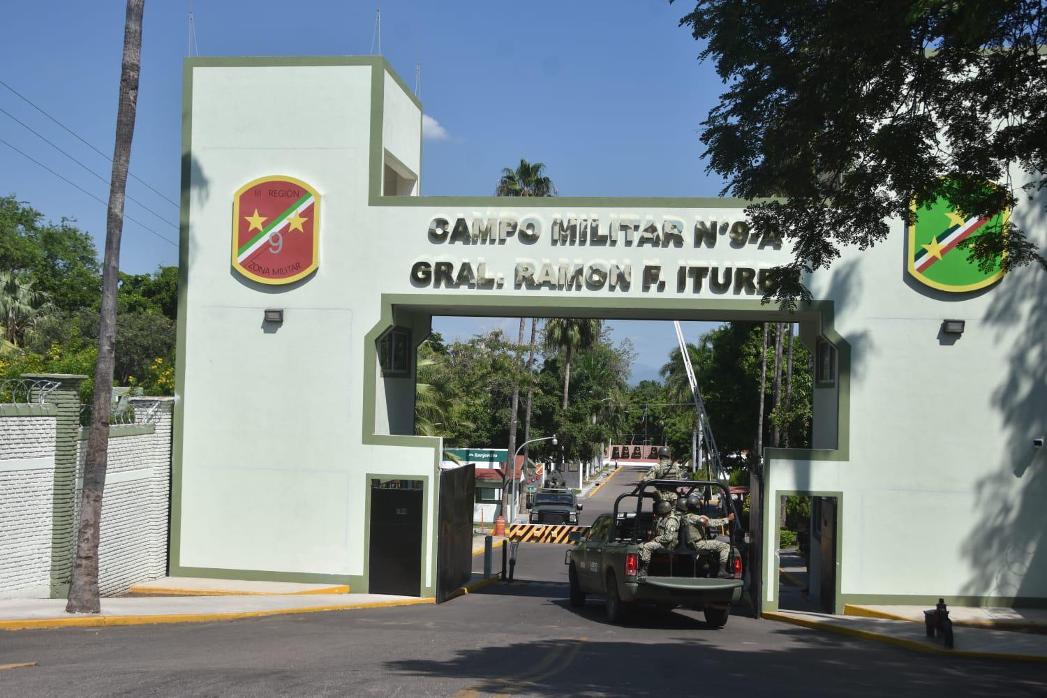 $!Arriban a Culiacán Omar García Harfuch y General Trevilla para encabezar reunión de seguridad