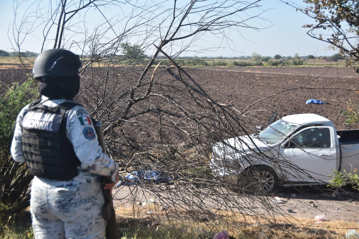 $!Matan a balazos a 2 hombres y una mujer cerca de San Blas, en Navolato