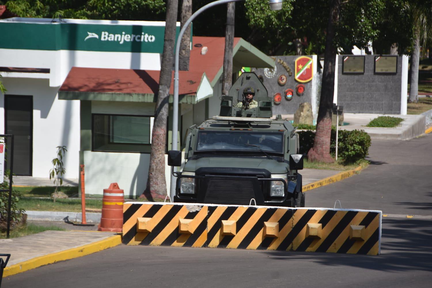 $!Arriban a Culiacán Omar García Harfuch y General Trevilla para encabezar reunión de seguridad