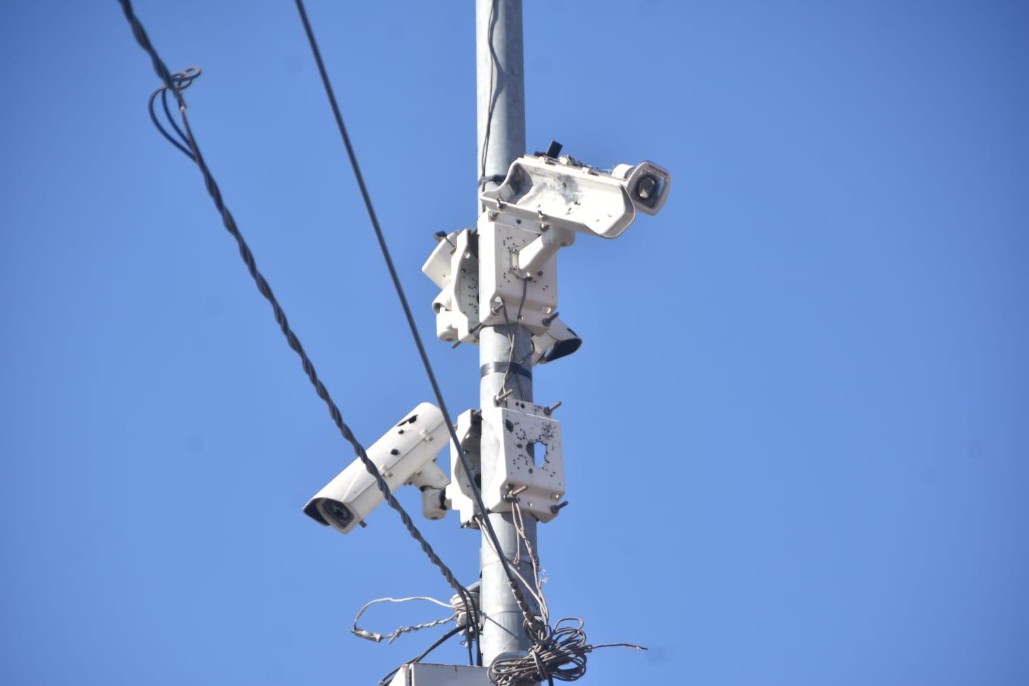 $!Destruyeron a disparos 65 cámaras de videovigilancia en Culiacán en la madrugada de este lunes