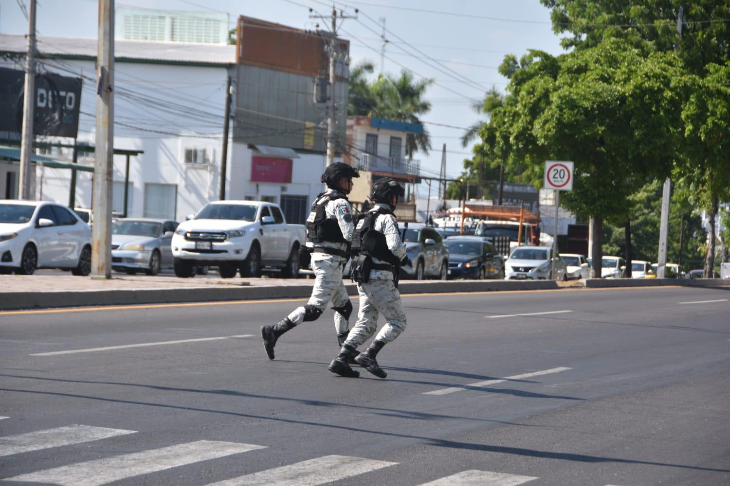 $!Arriban a Culiacán Omar García Harfuch y General Trevilla para encabezar reunión de seguridad