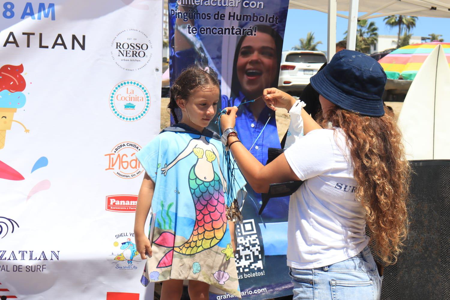 $!Celebran el Día del Niño entre olas y mucha diversión