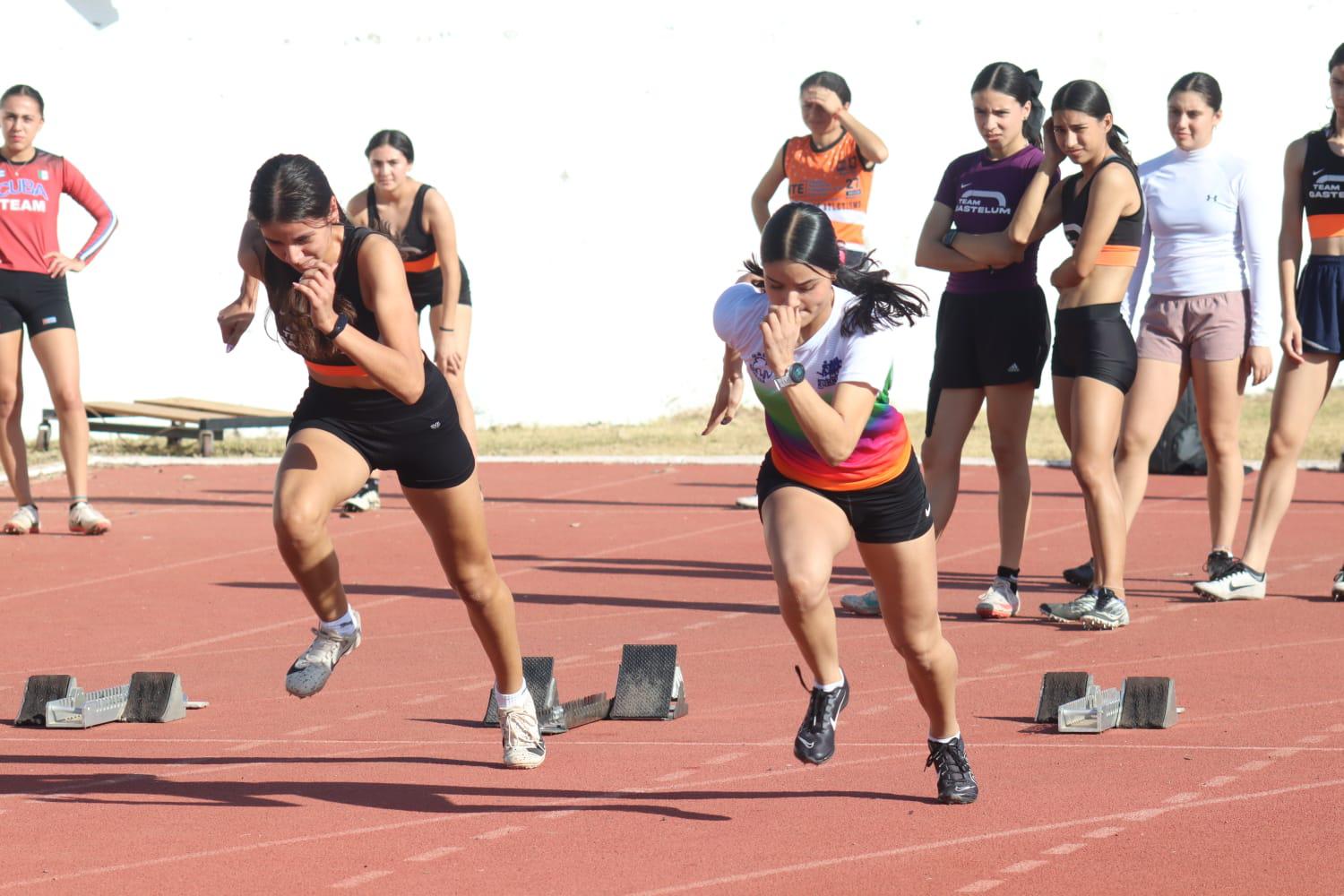 $!Derrochan talento más de 200 atletas sinaloenses en Zonal de atletismo