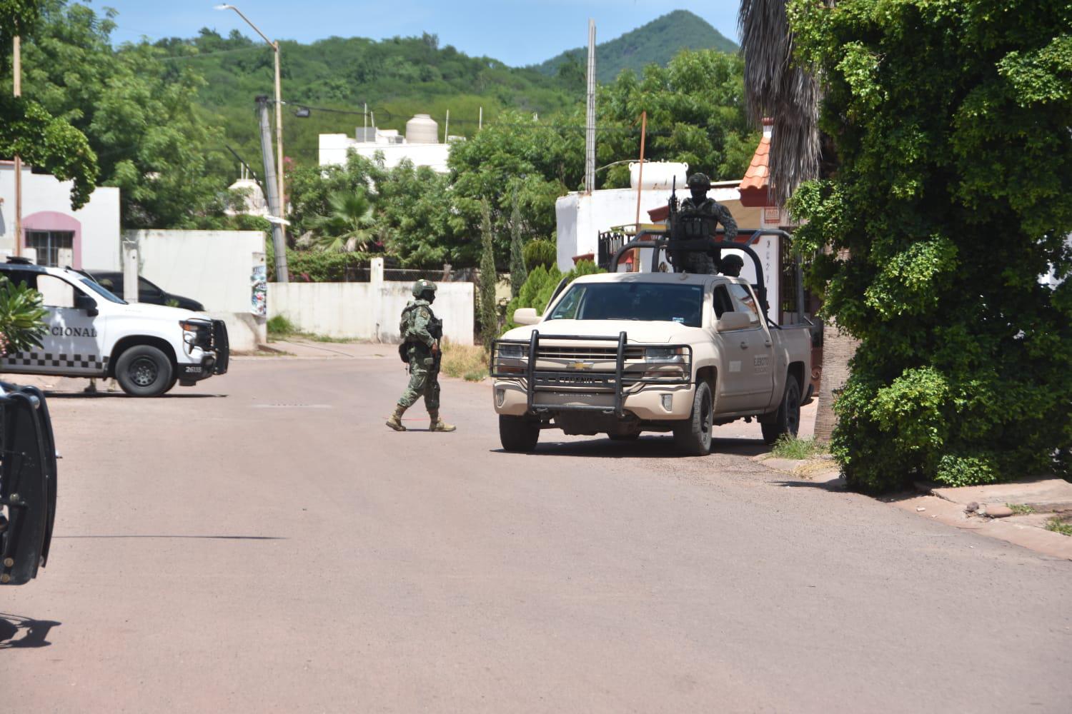 $!Arman Ejército y Marina operativo en sector Santa Fe en Culiacán; aseguran inmueble en la zona