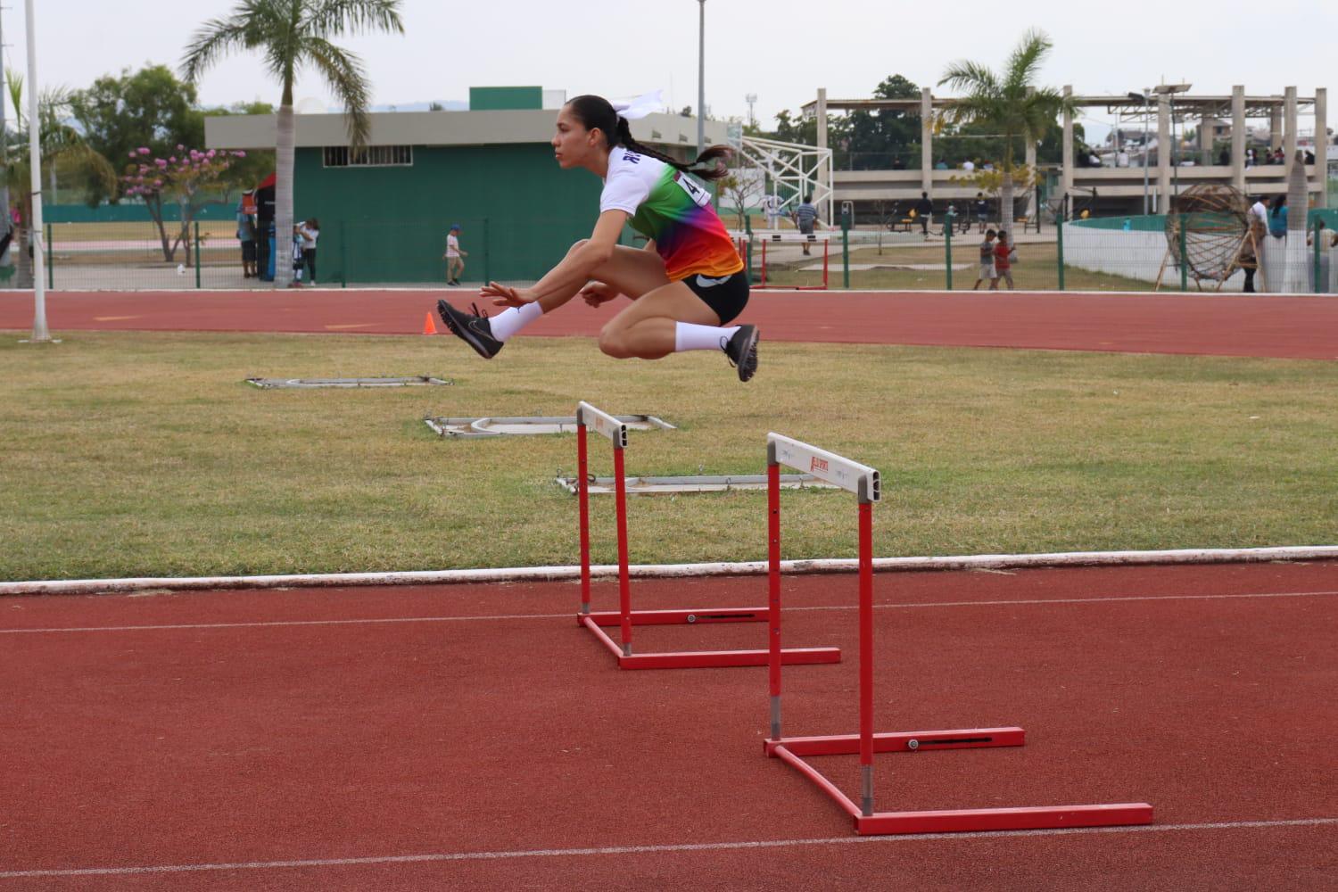 $!¡Vibrante jornada atlética en el zonal de atletismo!