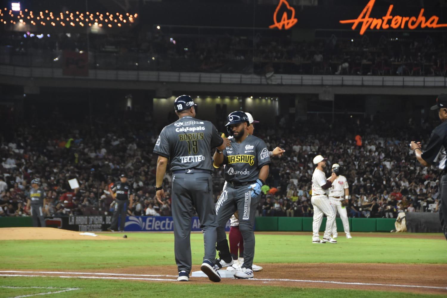 $!Tomateros de Culiacán comienza con el pie derecho la Temporada 2024-2025 de la LMP