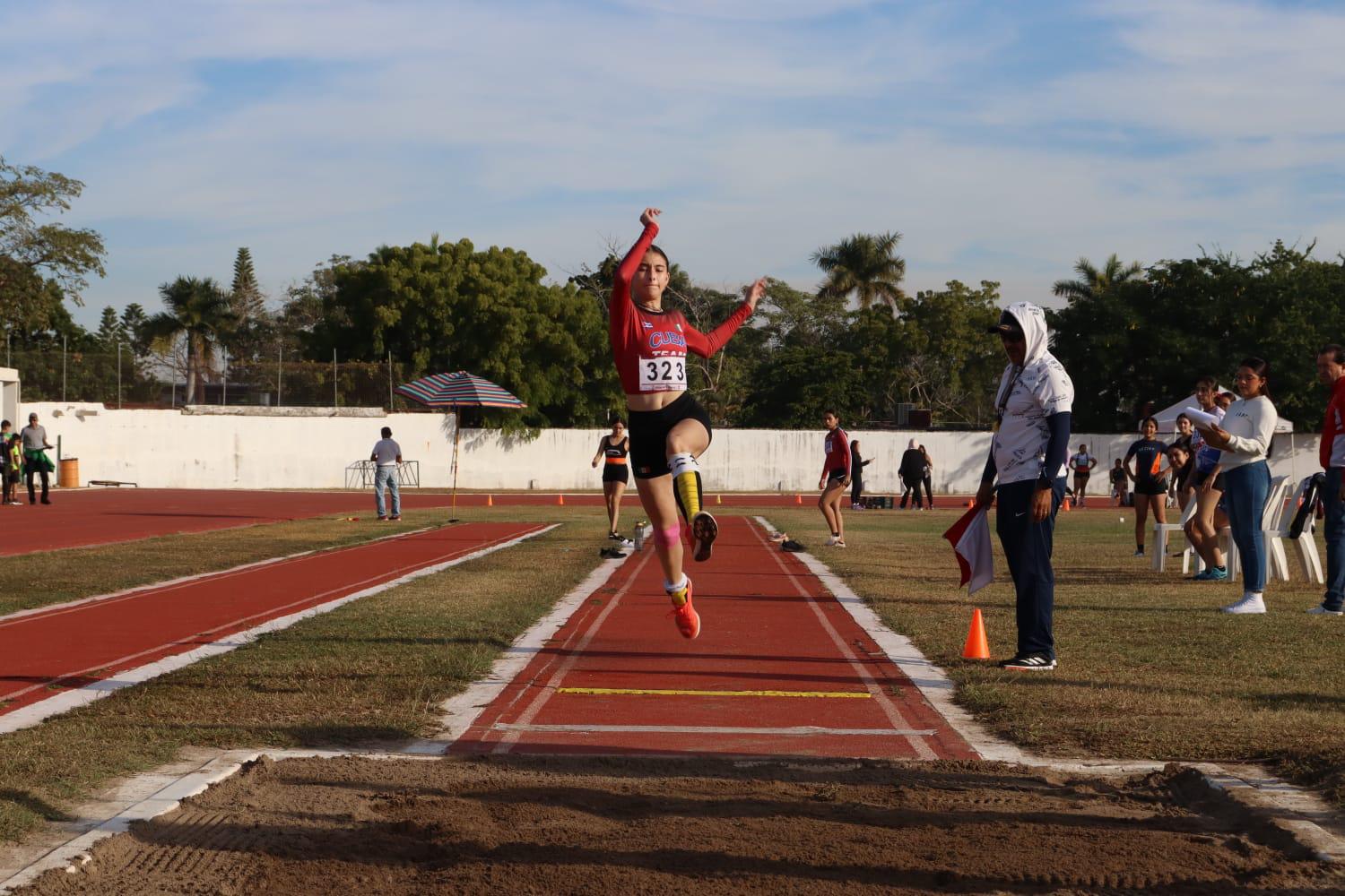 $!Derrochan talento más de 200 atletas sinaloenses en Zonal de atletismo