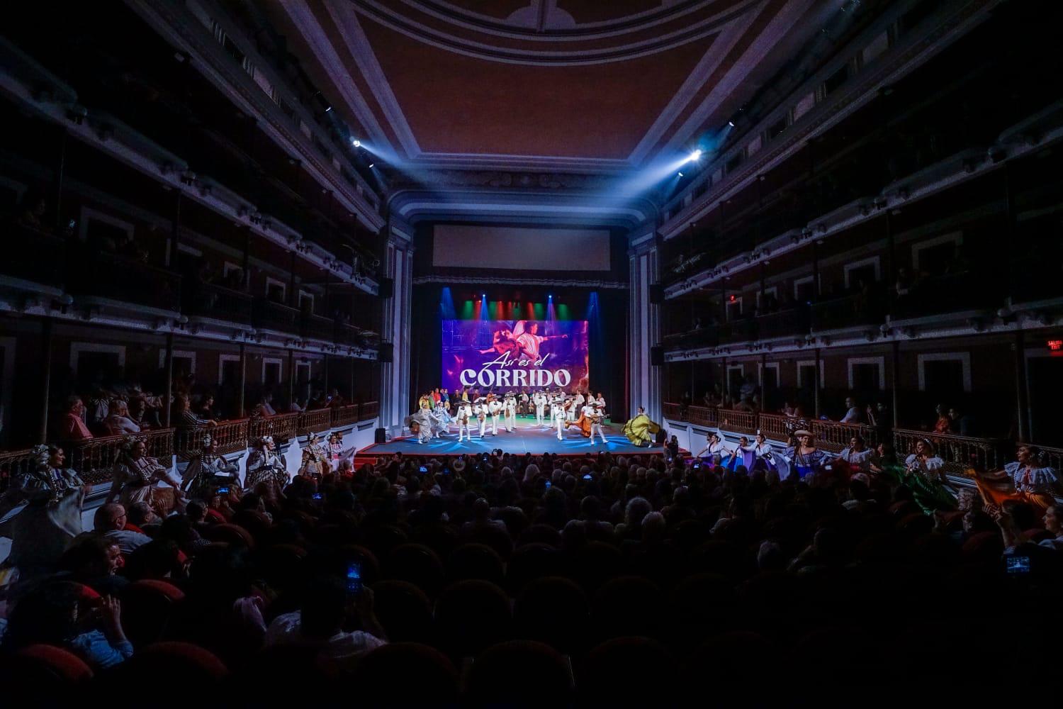 $!El teatro fue el verdadero escenario para recordar la revolución mexicana.