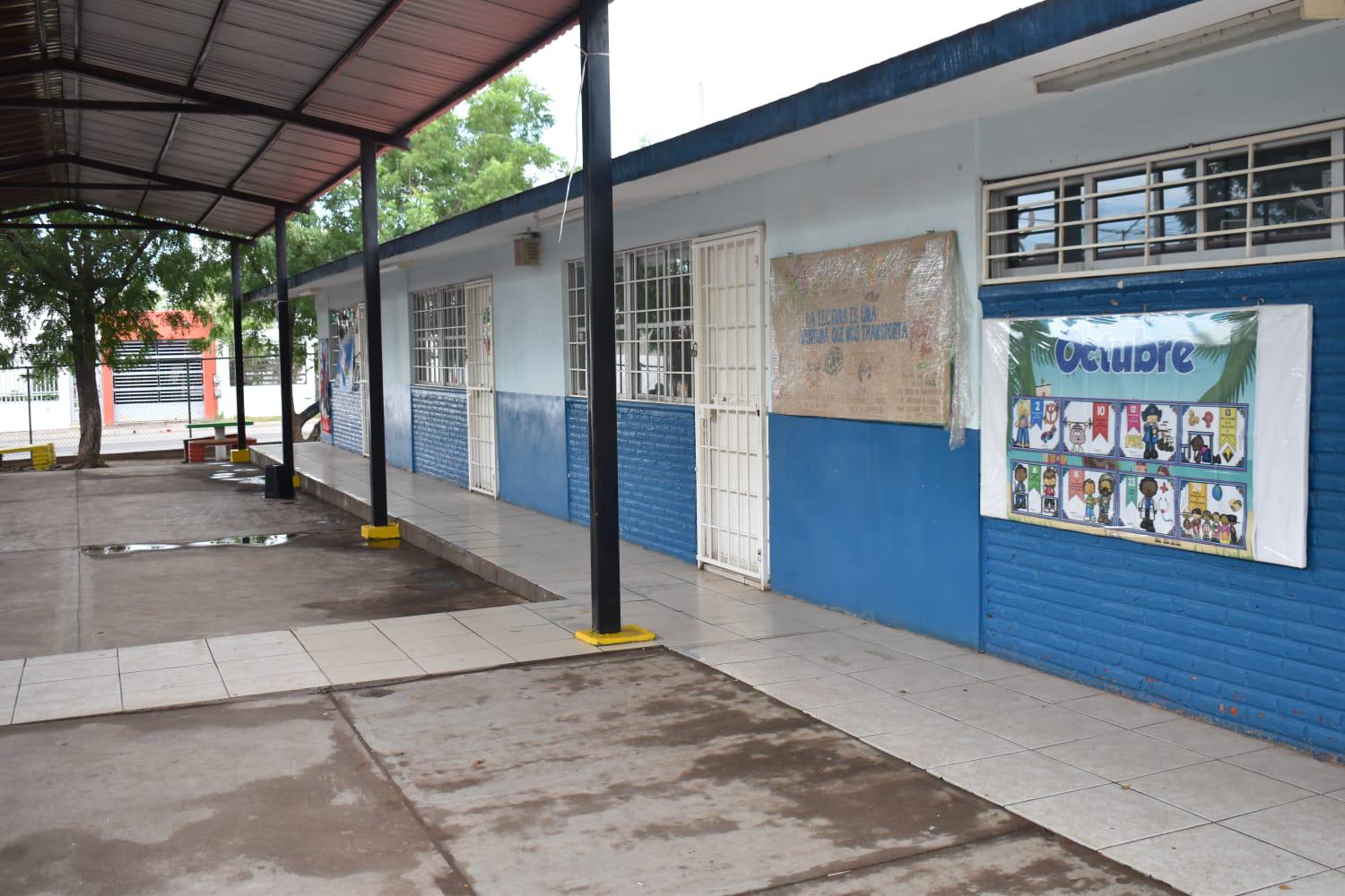 $!Colapsa sistema eléctrico de primaria de Culiacán tras ‘Norma’ y alumnos toman clases desde casa