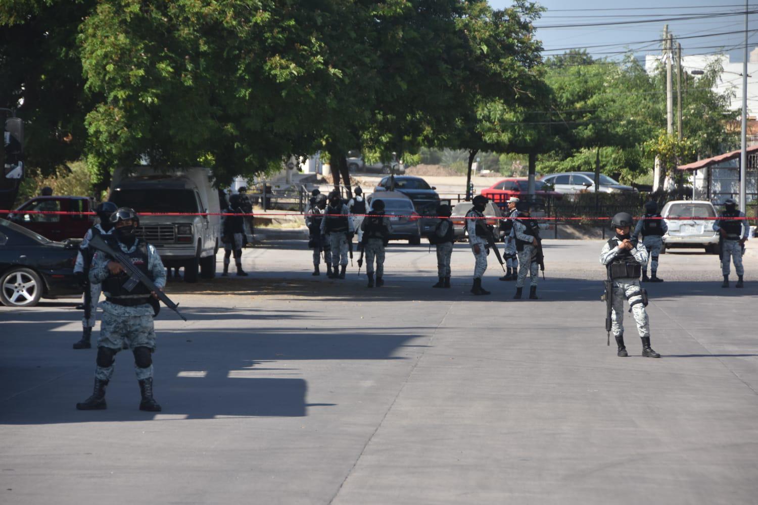 $!Asesinan a balazos a un hombre afuera de una taquería en la Miguel Hidalgo, en Culiacán