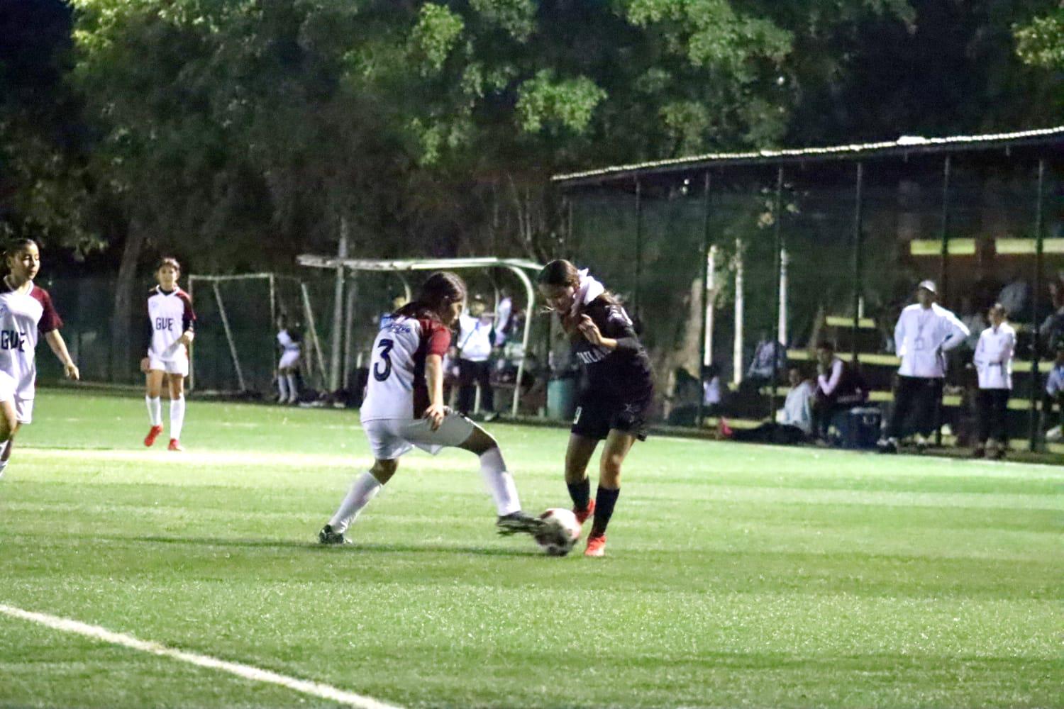 $!Mazatlán y Culiacán van por el oro ante Ahome en finales de futbol femenil