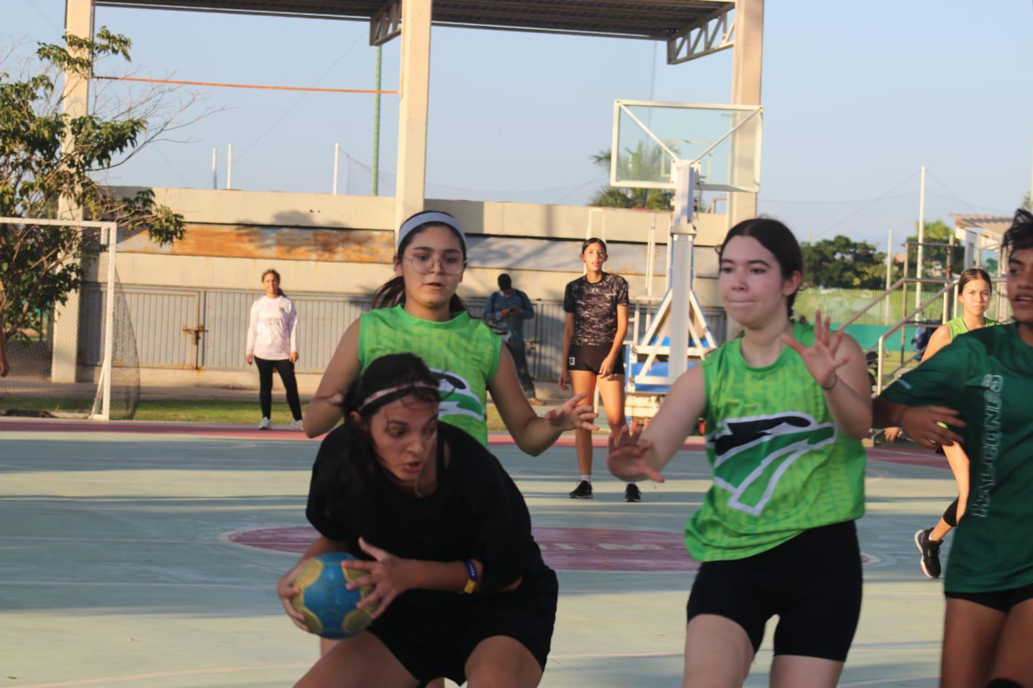 $!Colegio Militarizado y Prepa Vasconcelos se coronan en handball de Olimpiada Deportiva Estudiantil