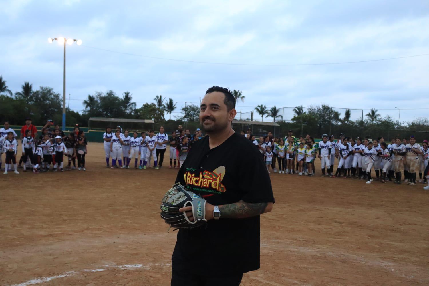 $!¡Es turno para las nuevas estrellas del softbol femenil en Sinaloa!