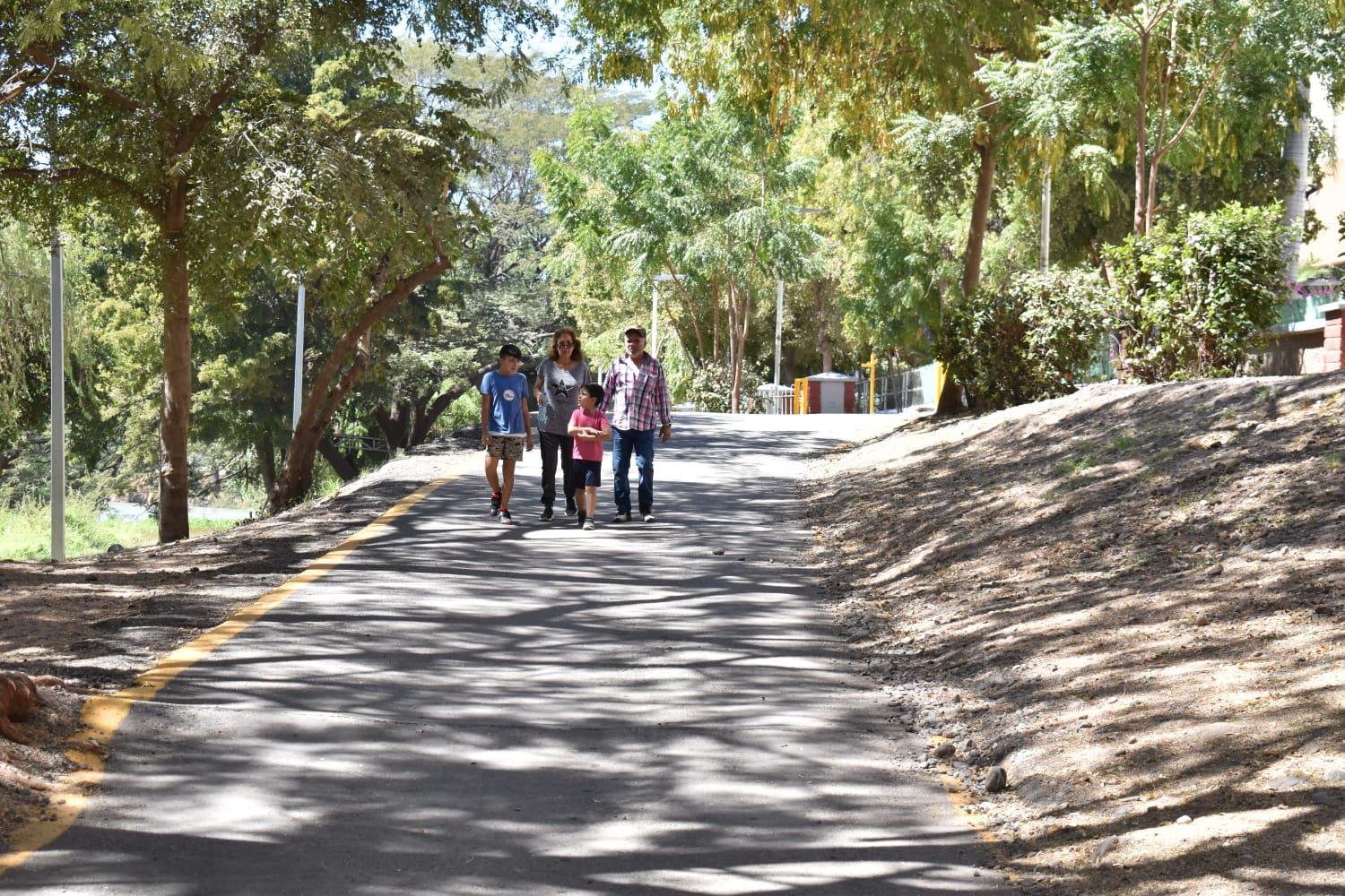 $!Pasan culichis en los parques un Día de la Familia agradable