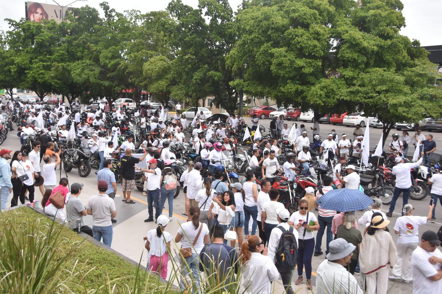 $!GALERÍA | Así fue la marcha ‘Culichis por la paz’