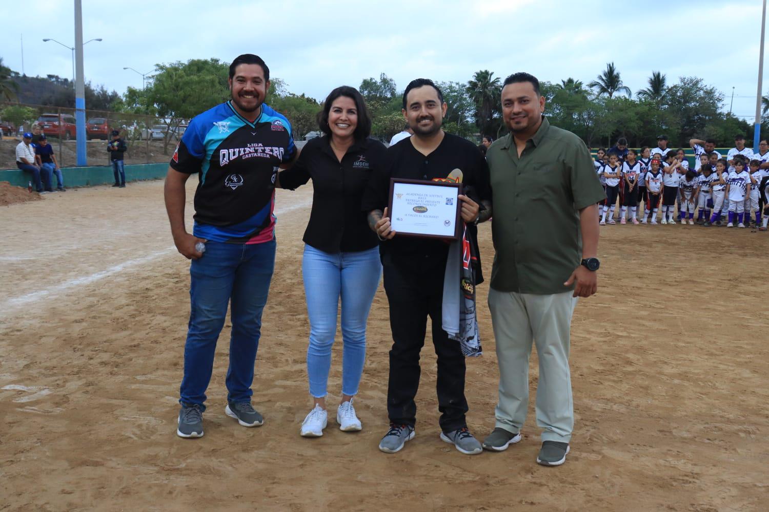 $!¡Es turno para las nuevas estrellas del softbol femenil en Sinaloa!