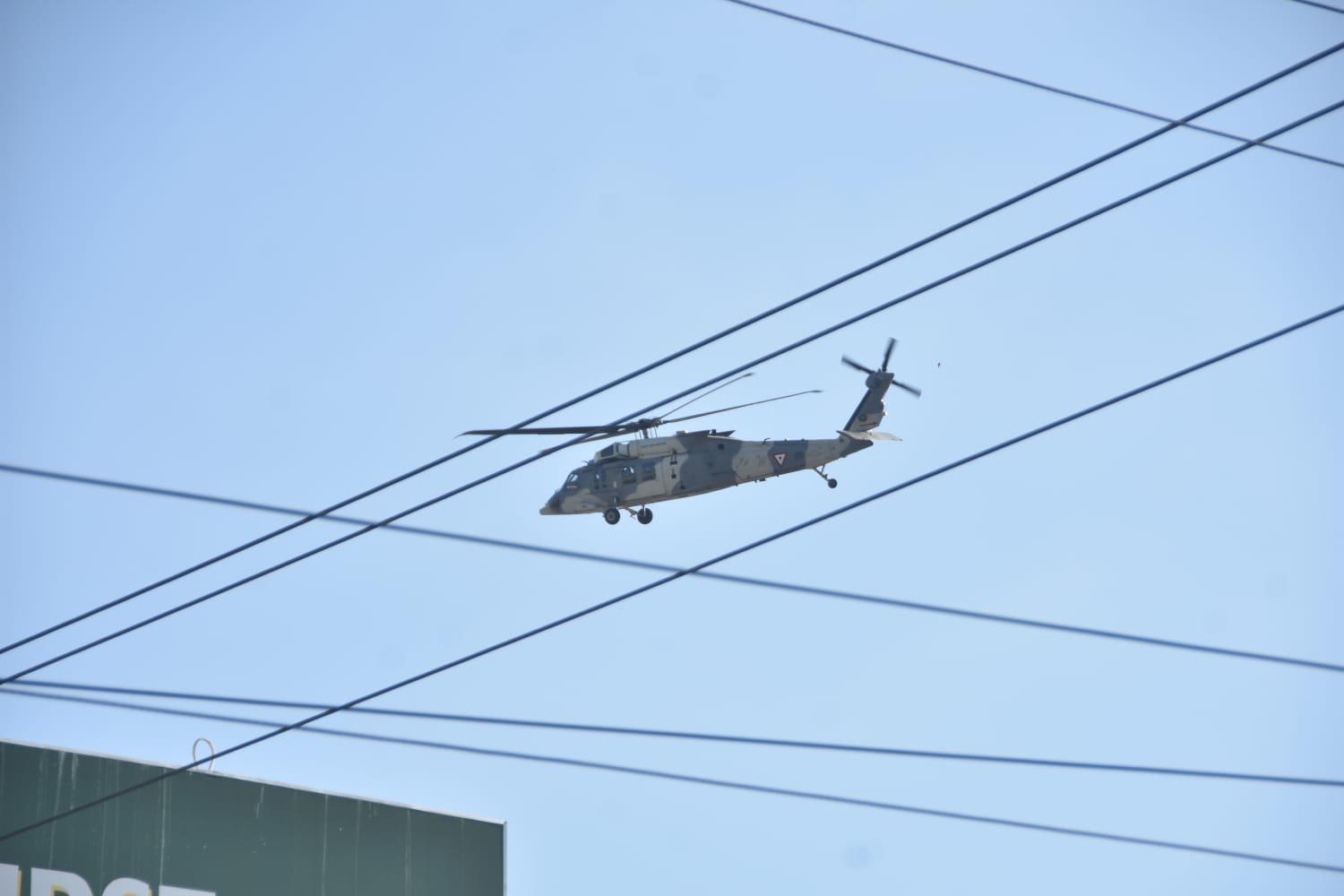 $!Llegan García Harfuch y Trevilla a Culiacán blindados por la seguridad; los escoltan 60 elementos