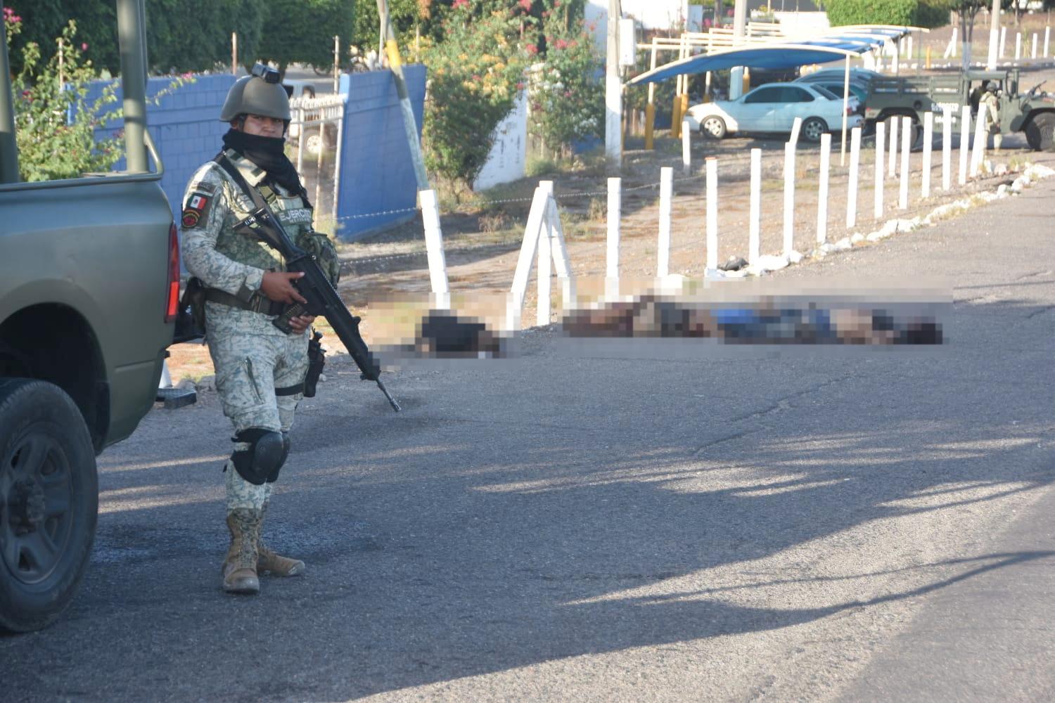 $!Hallan a cuatro hombres asesinados sobre la carretera en Costa Rica, Culiacán