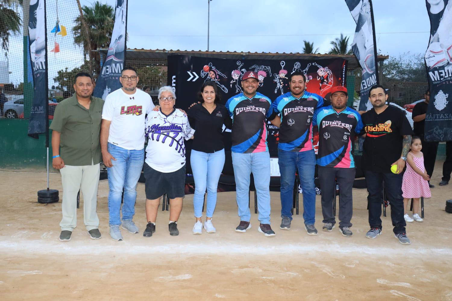 $!¡Es turno para las nuevas estrellas del softbol femenil en Sinaloa!