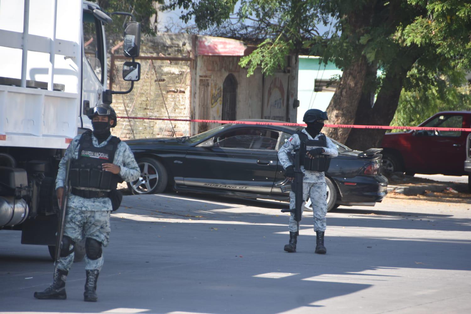 $!Asesinan a balazos a un hombre afuera de una taquería en la Miguel Hidalgo, en Culiacán