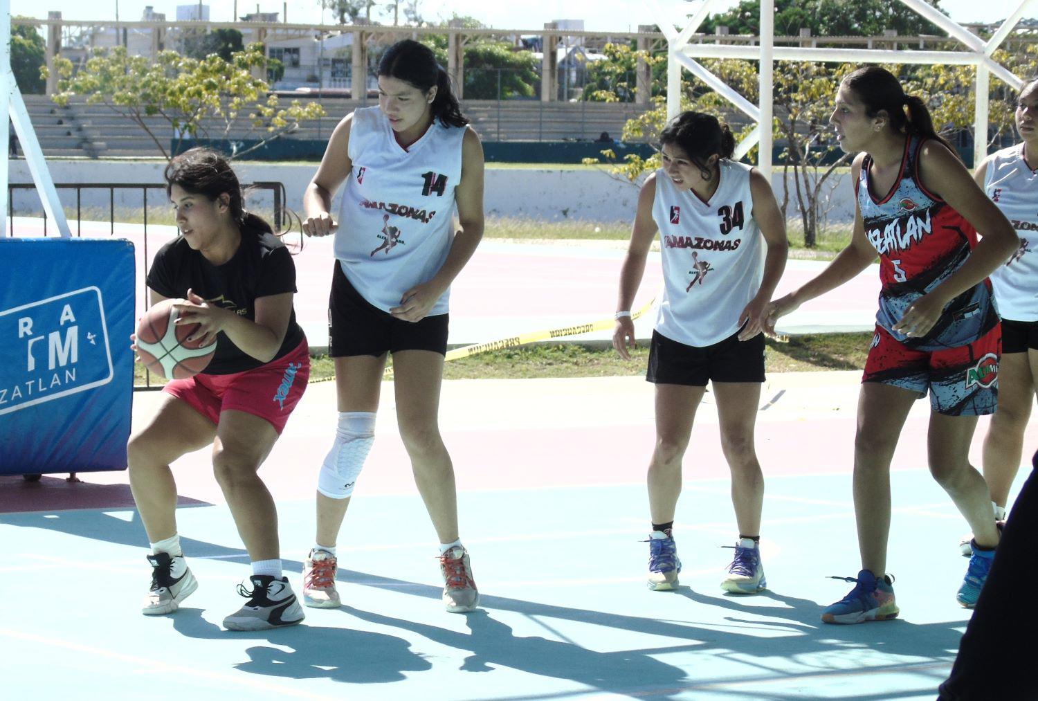 $!Amazonas-CDMX arrolla a Academia ALM, en la Copa Basketball Mazatlán