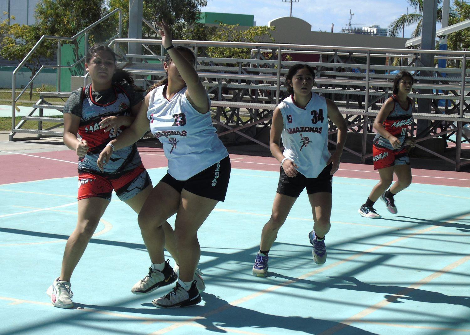 $!Amazonas-CDMX arrolla a Academia ALM, en la Copa Basketball Mazatlán