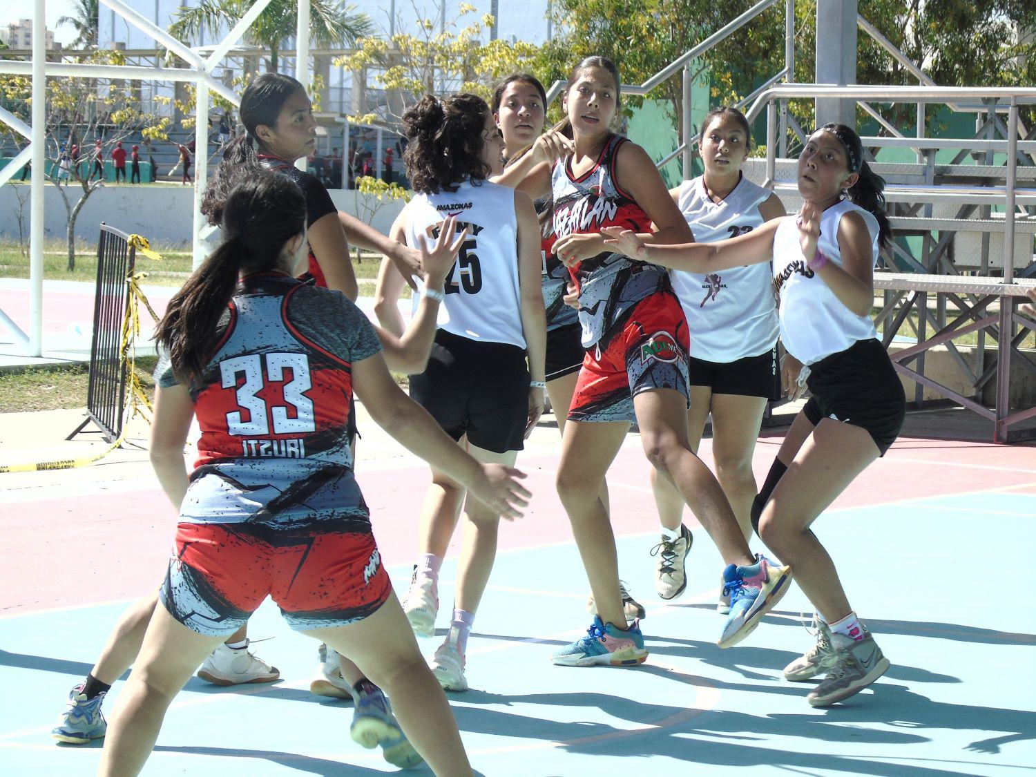 $!Amazonas-CDMX arrolla a Academia ALM, en la Copa Basketball Mazatlán