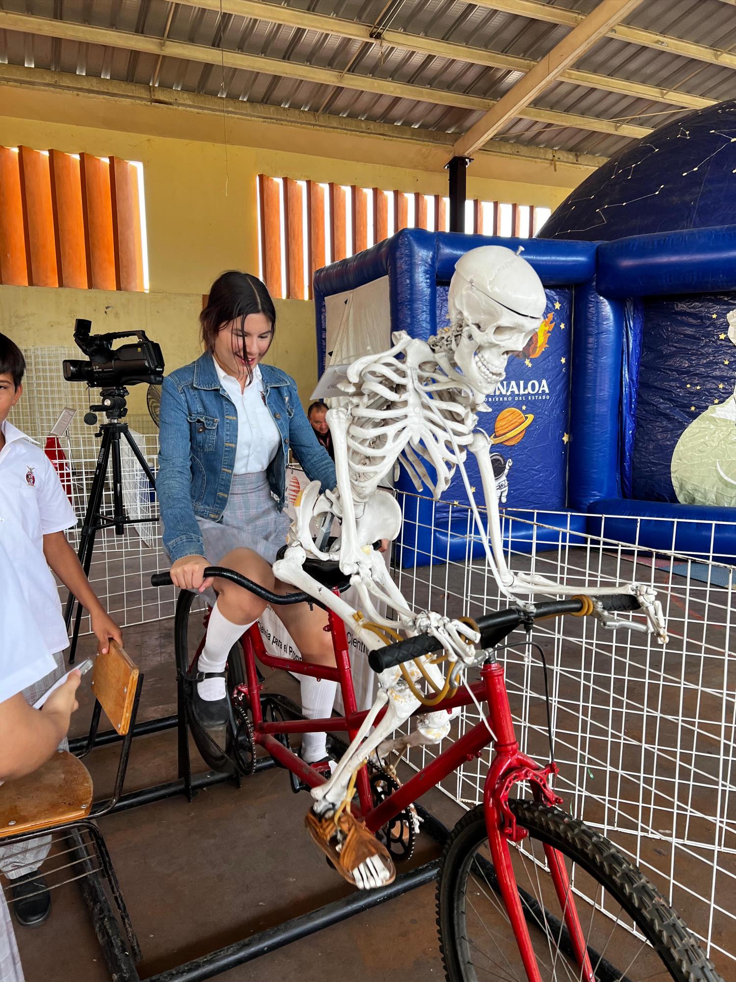 $!Los alumnos pudieron participar en las actividades que ofrece el museo itinerante.