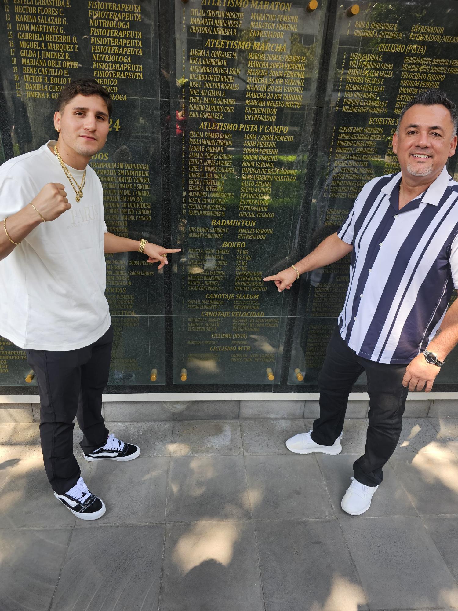 $!Marco Verde y Radamés Hernández graban sus nombres en letras doradas en muro del COM