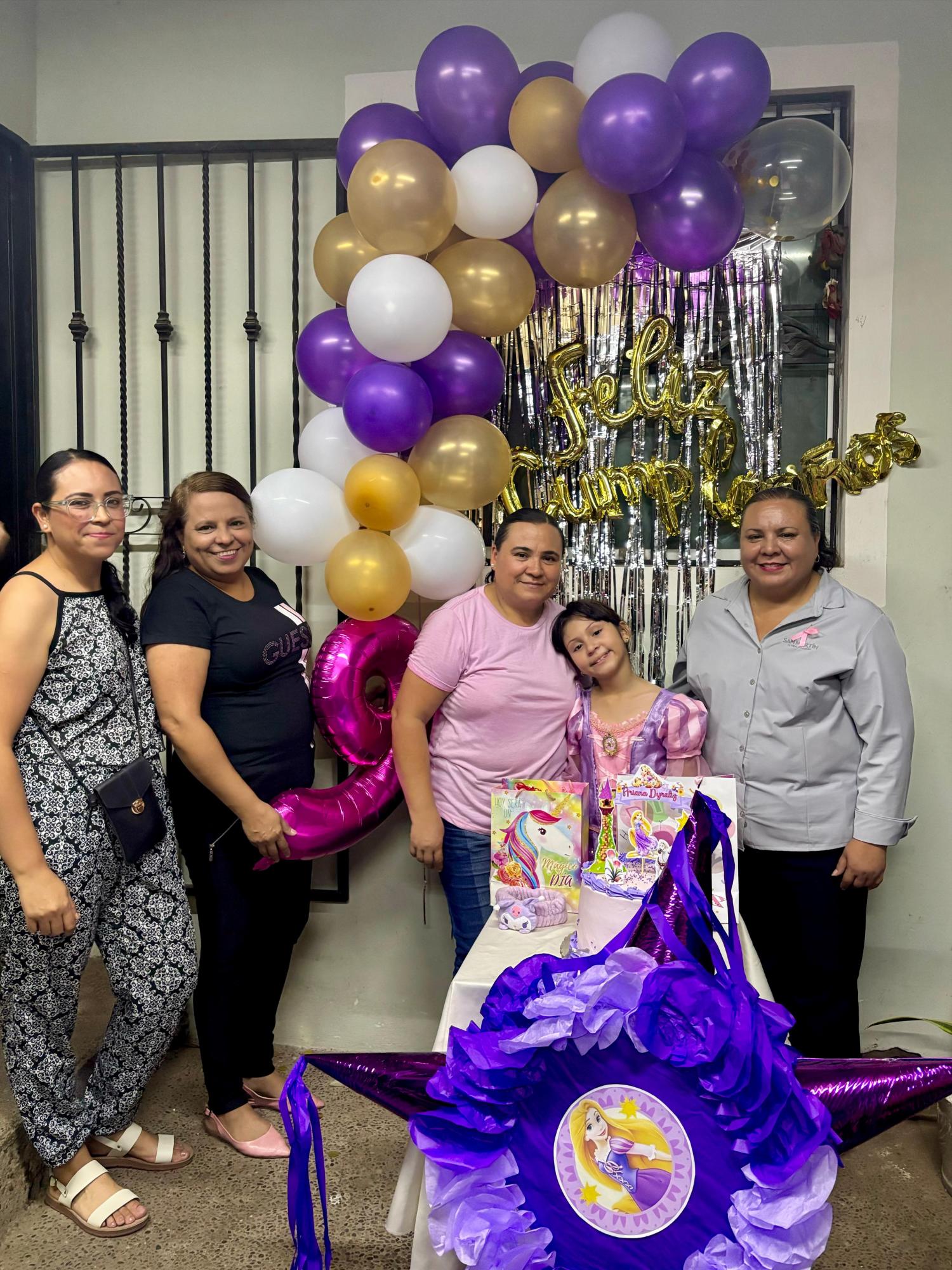 $!Amayrany, Juanita, Noelia y Lourdes Aguilar López con la cumpleañera.