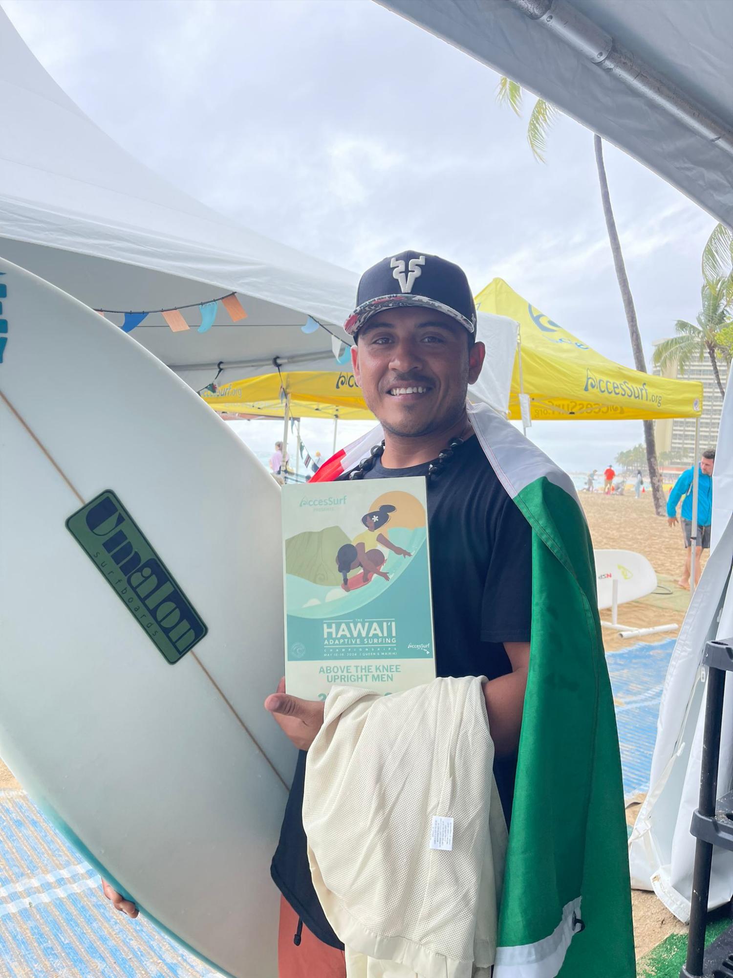 $!Sube mazatleco ‘Shutama’ al podio en el Hawaii Adaptive Surfing Championships