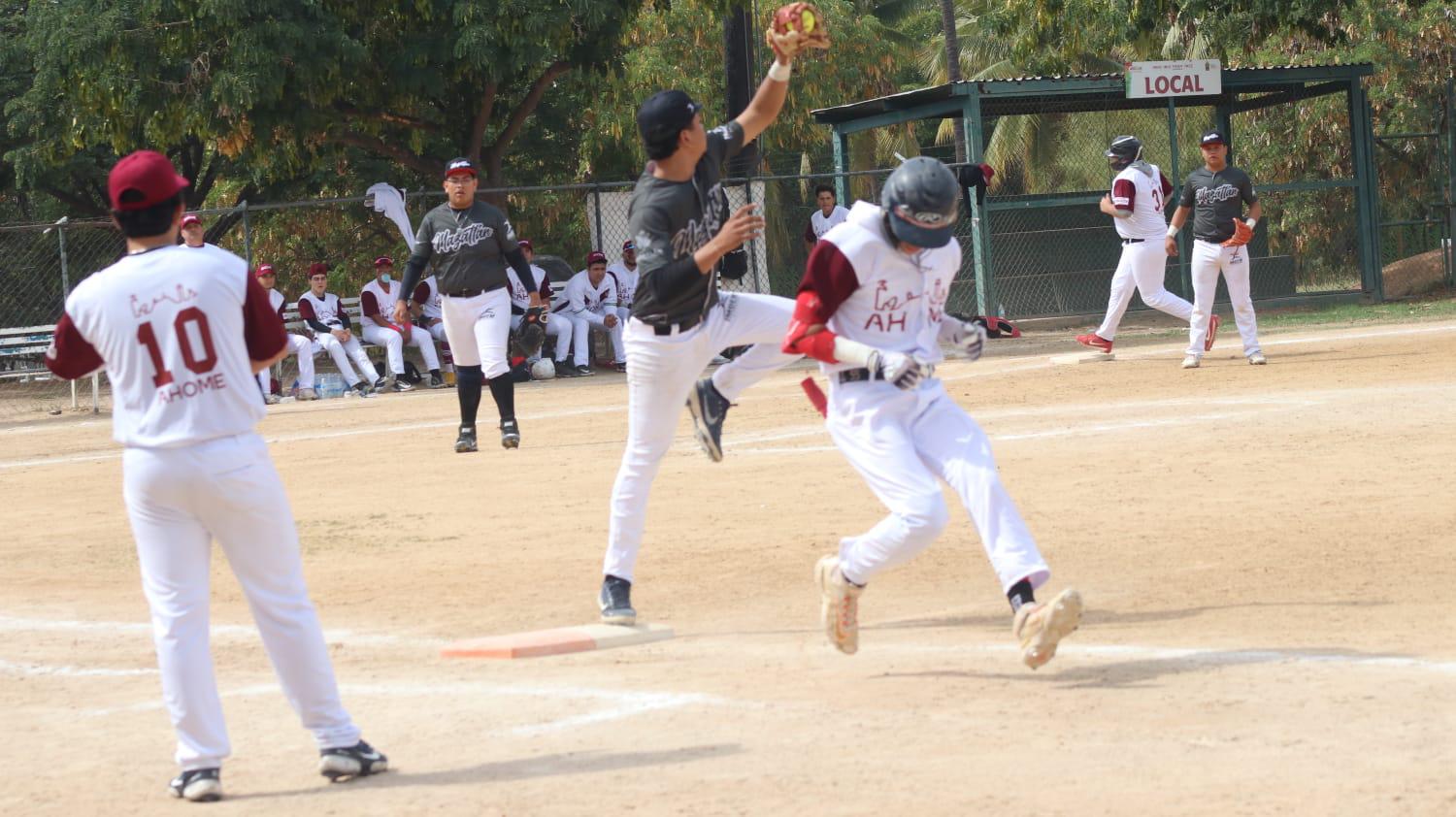 $!Complicado debut de Mazatlán en la Juvenil Mayor de softbol