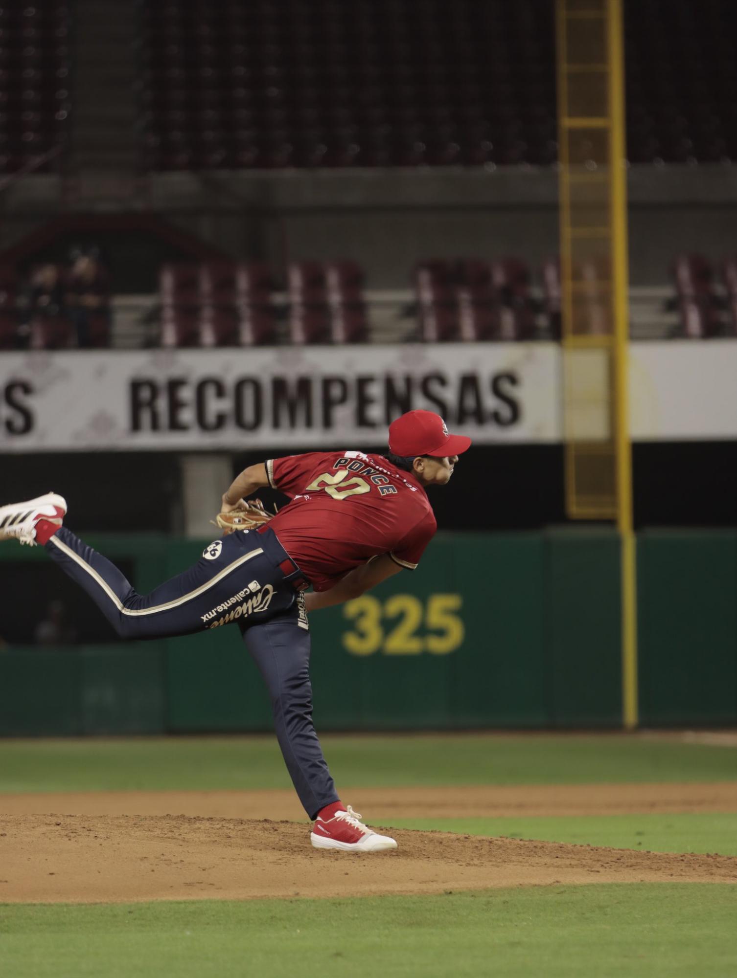 $!Tomateros de Culiacán cae en debut del mánager Roberto Vizcarra