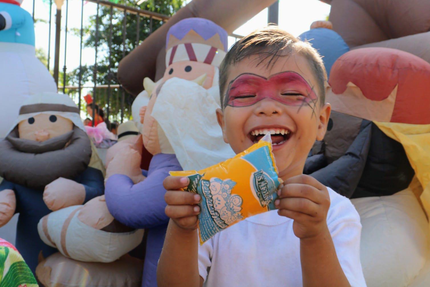 $!Llevan alegría y juguetes a niños y niñas de comunidades de Escuinapa