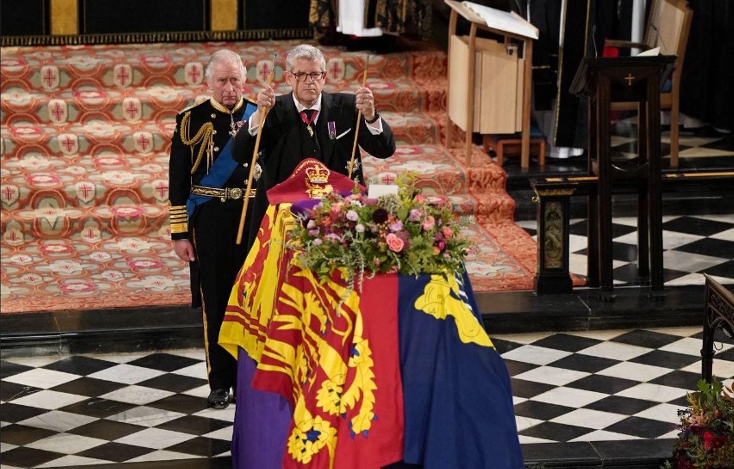 $!La Reina Isabel II descansa ya junto al Príncipe Felipe