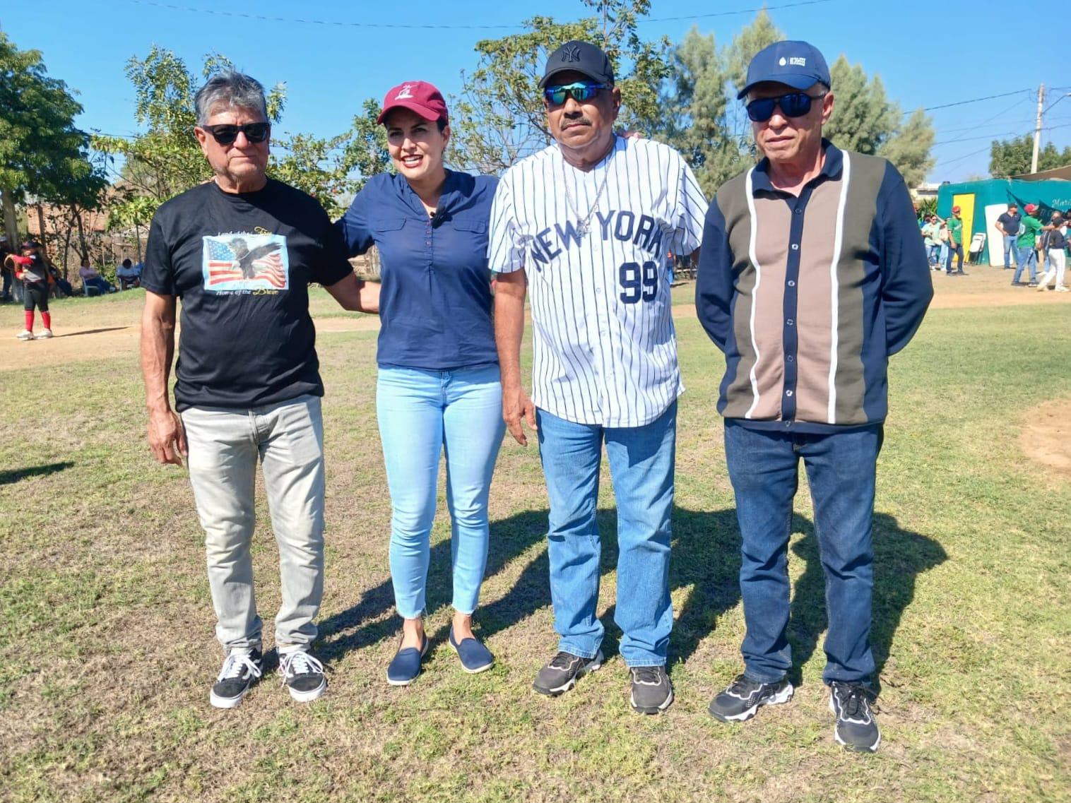 $!Cantan el playball del Quinto Torneo de Beisbol Infantil, en El Roble