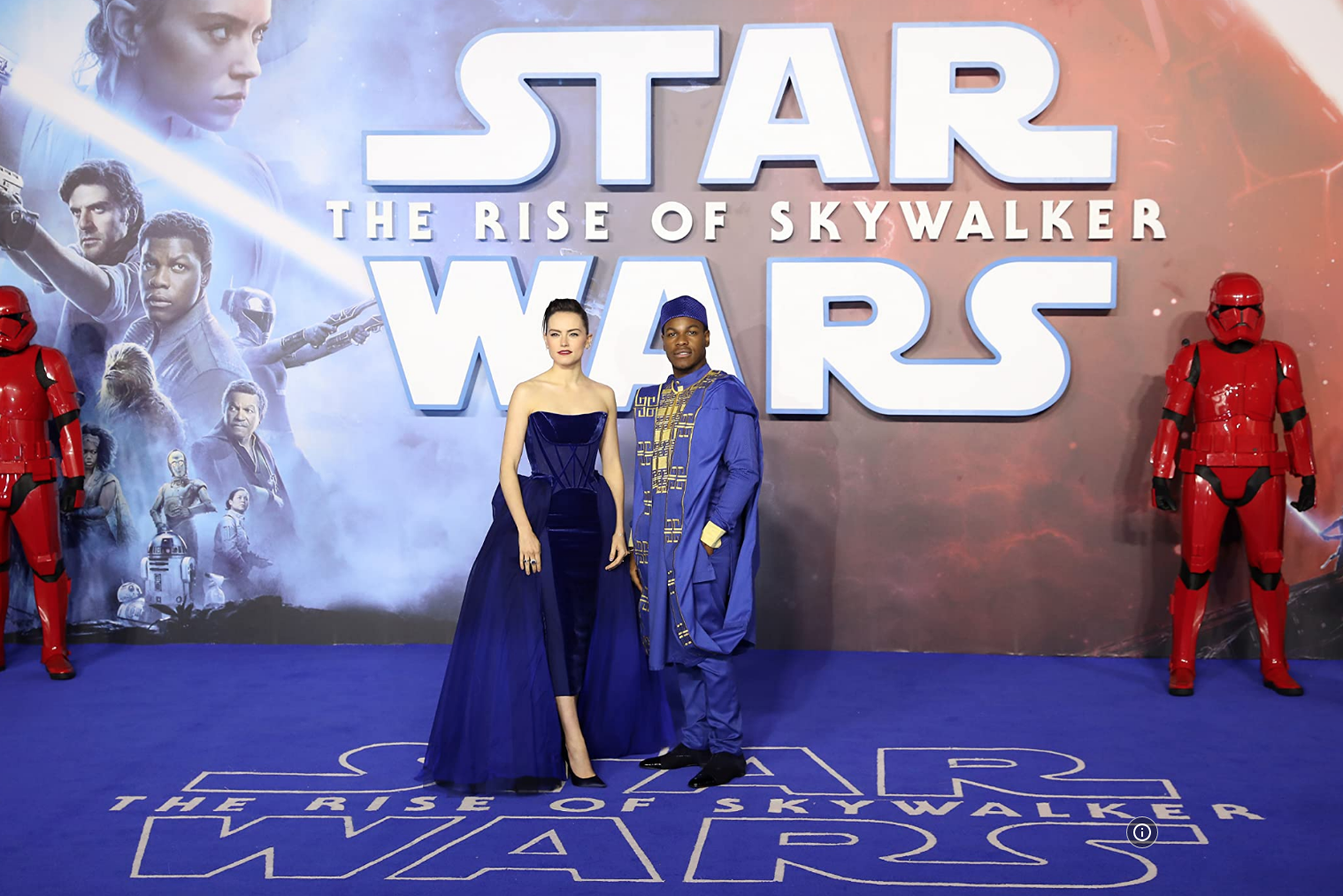 $!Daisy Ridley y John Boyega.