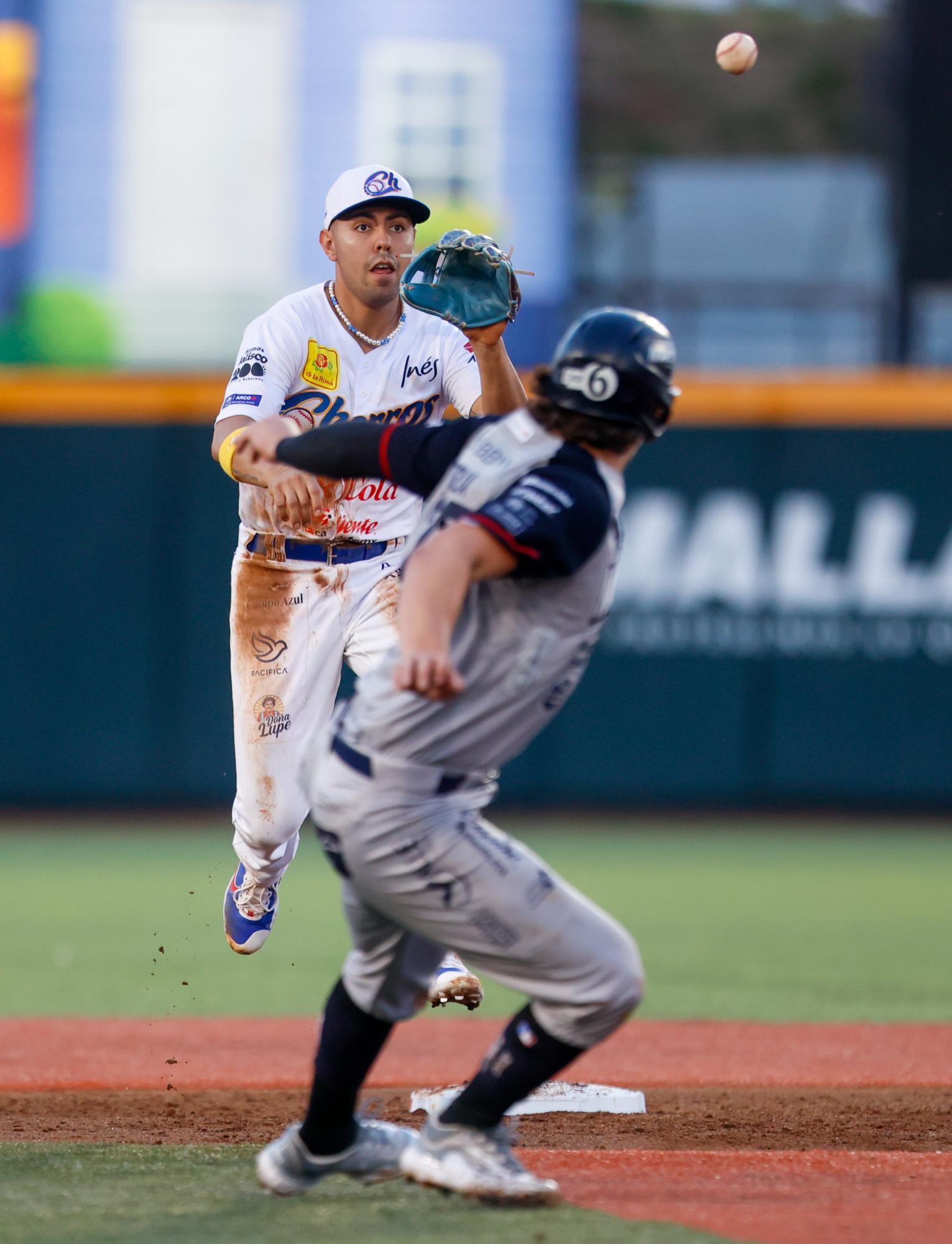 $!¡Walk off y barrida de Charros sobre Sultanes!