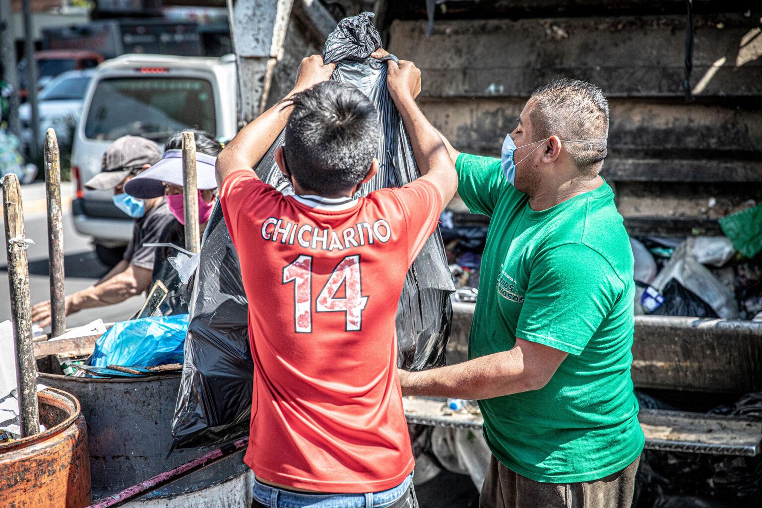 $!En México los plásticos se acumulan y los recicladores pagan el precio