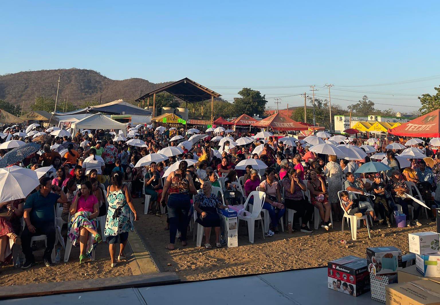 $!En Rosario, celebran a las mamás en el marco de la Feria de la Primavera