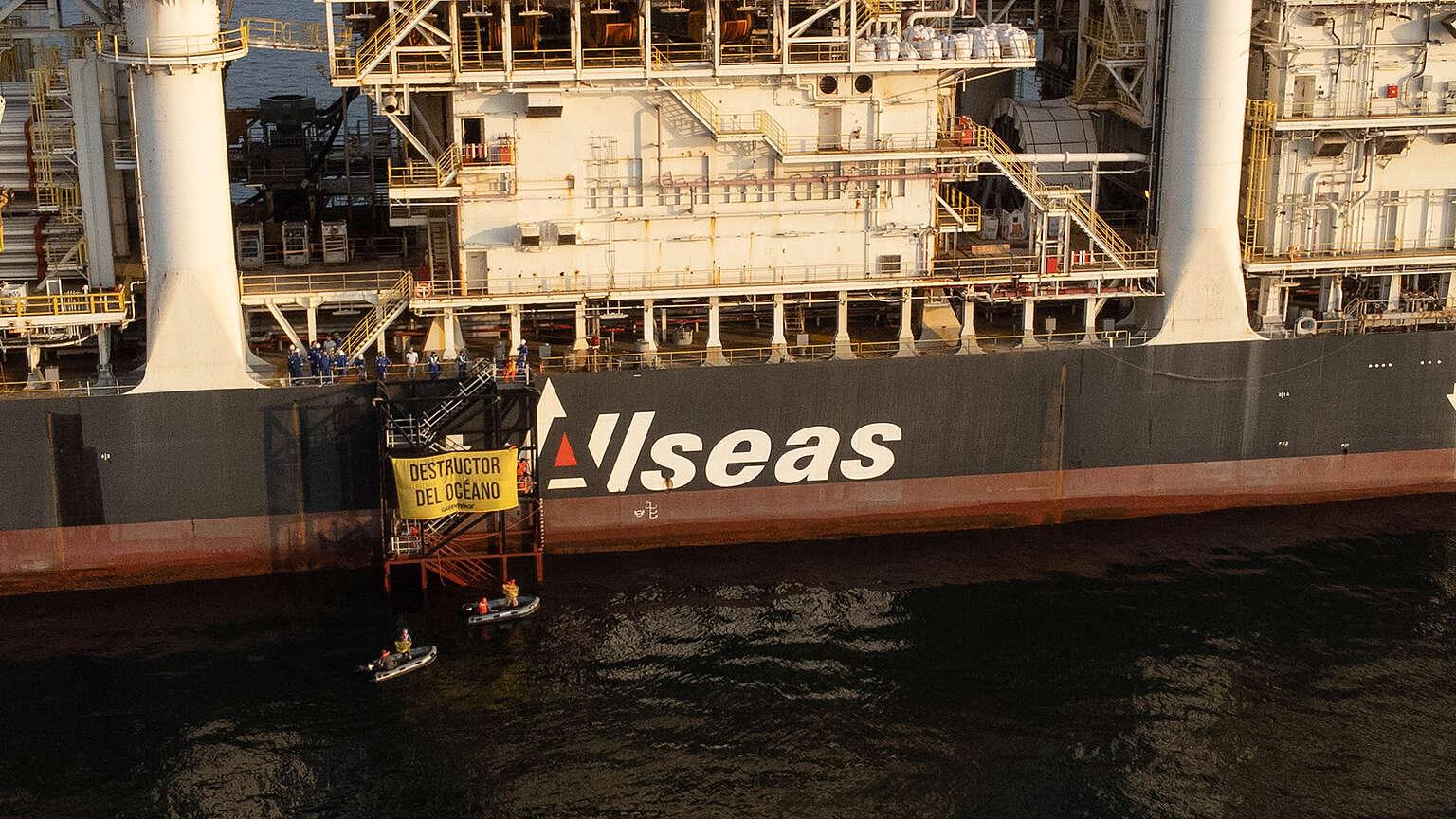 $!Señala Greenpeace que el barco minero Hidden Gem es un destructor de los océanos