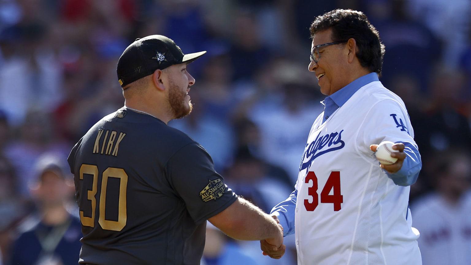 $!Fernando Valenzuela lanza la primera bola en el Juego de Estrellas (VIDEO)